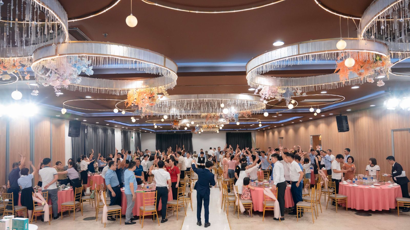 Dịch Vụ Tổ Chức Sự Kiện Year End Party Khu Vực Đông Anh - Hà Nội
