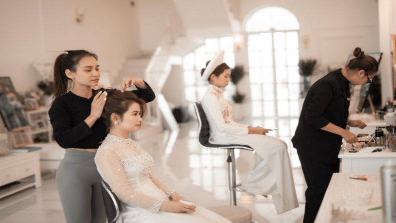 Dịch vụ trang điểm make up