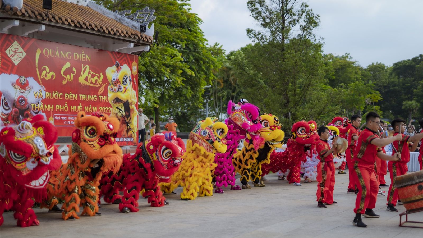 Biểu Diễn Lân Sư Rồng Phục Vụ Tết Nguyên Đán Tại Đông Anh